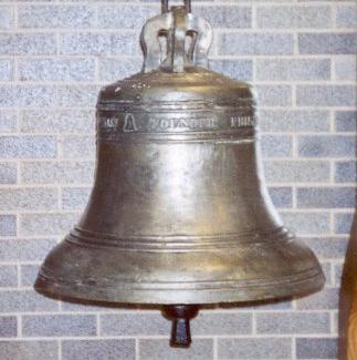 The 1813 bell by Edwin Hedderly. Note the bell badge on the inscription